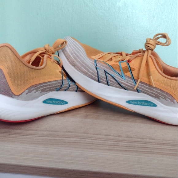 New Balance Men's FuelCell Rebel v2 - Picture 4 of 11